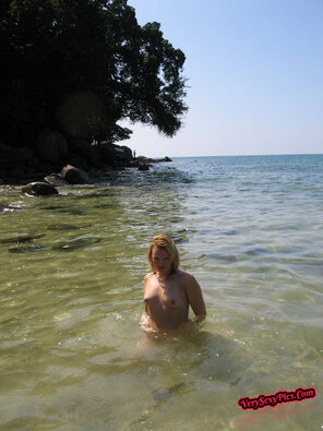 zdjęcie amatorskie Nude Amateur Photos - Danish Babe On The Beach60