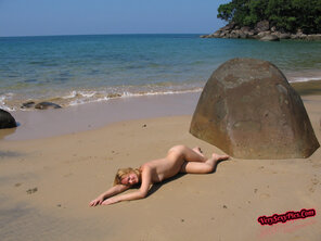 photo amateur Nude Amateur Photos - Danish Babe On The Beach62