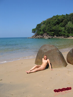 photo amateur Nude Amateur Photos - Danish Babe On The Beach68