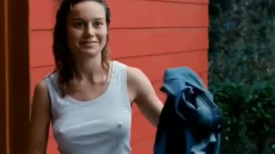 Brie Larson naked body isnt secret because famous actress always shows it off on camera Video » Best Sexy Scene » HeroEro Tube[21-16-32]