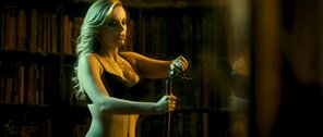 Carolina Bang, Macarena Gomez naked- Las brujas de Zugarramurd (2016) Video » Best Sexy Scene » HeroEro Tube[21-32-07]