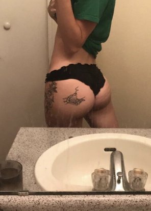 amateur pic Her tattoo