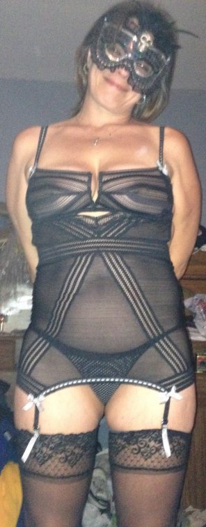 amateur pic masked milf