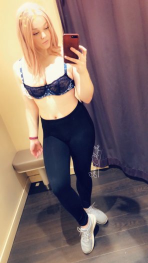 amateur pic [F] Before I had fun in the changing room..