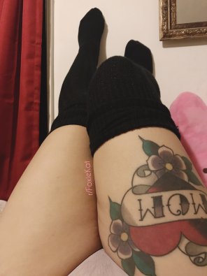foto amateur My black thigh-highs