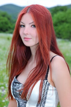 zdjęcie amatorskie Lovely leggy redhead teen Nallia