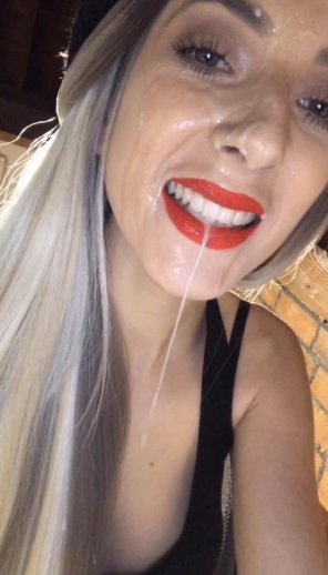 photo amateur Long Haired Beauty Dripping With Cum