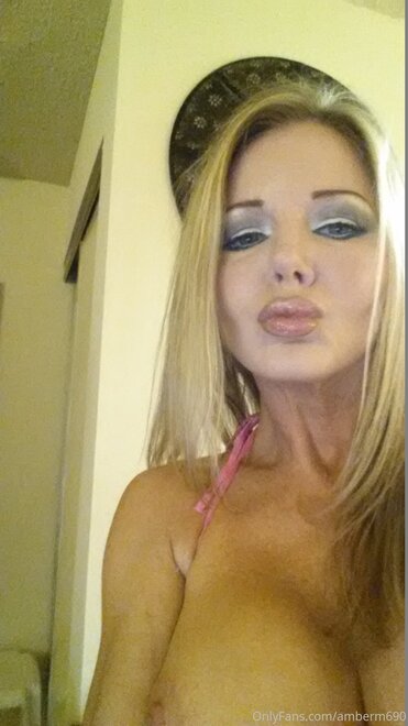 Amber Michaels 2021-06-05-2128595656