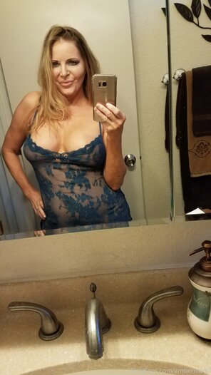 amateur photo Amber Michaels 2021-04-24-2092111288