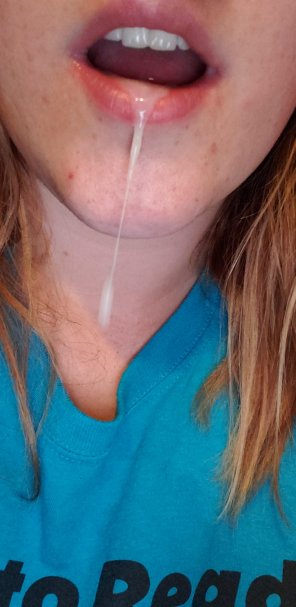 amateurfoto Mouthful after a afternoon blow job for my husband.