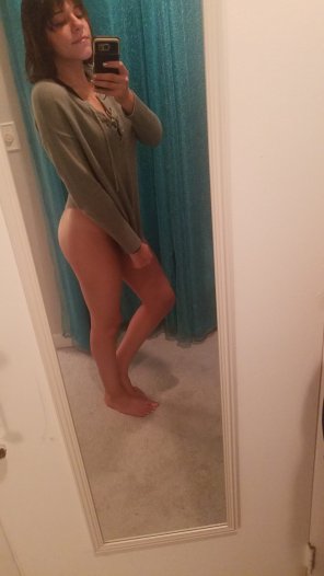 amateur-Foto Wanna see what's underneath?