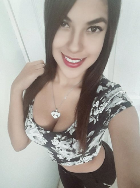Super sexy brunette latina