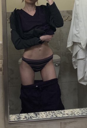 foto amatoriale End of my shift , [f]eeling lonely and horny..