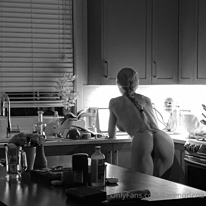 Baking in my birthday suit ❤️_1_b7a8