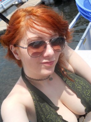 amateur pic Busty redhead