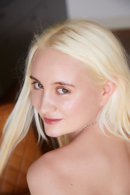 VivThomas_Pearl-Tease_Daruma-Rai_high_0117