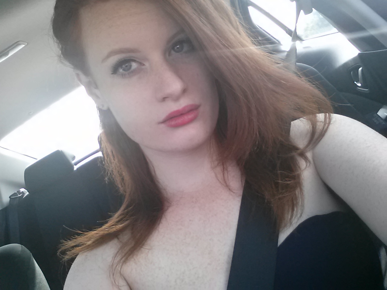 Redhead, blue eyes, and freckles. Porn Pic - EPORNER