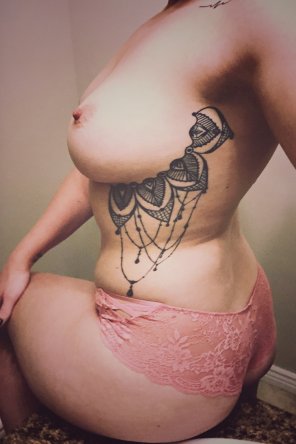 photo amateur [F27] Curvy in all the right places... ðŸ’‹