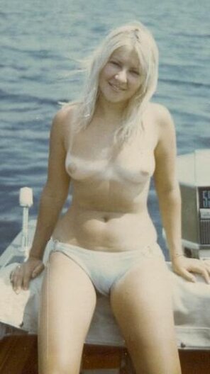 Old One Of Me On Boat Porn Pic Eporner