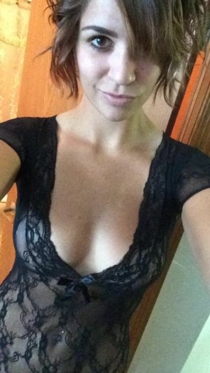 amateur-Foto Cute brunette in black lace