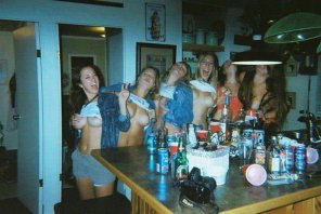 photo amateur Flashing at a house party