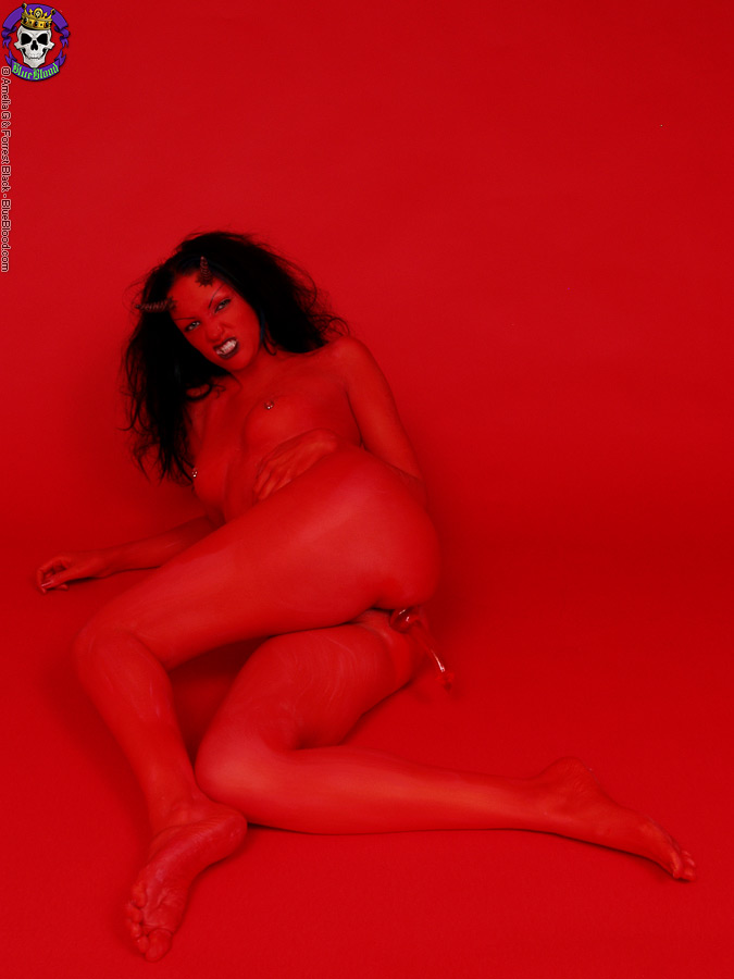 amateur photo barelyevil-scar13-devil-girl-12