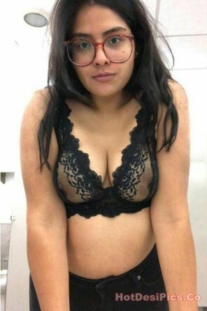foto amateur Adbhut-Sexy-Desi-Girl-Nude-Photos-Mast-Badan_003
