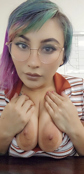 foto amateur Busty Latina slut Liliana big tits (10)