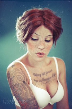 zdjęcie amatorskie Hair Tattoo Face Red hair Shoulder Beauty 