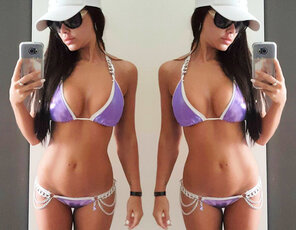 foto amadora Sarah Purple Tight Bikini 04