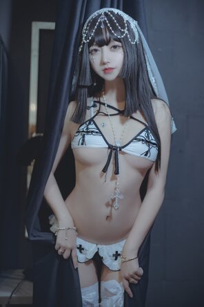 foto amatoriale Mixian Sama (过期米线线喵) - 修女 (27)