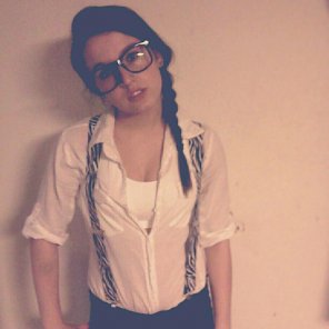 foto amadora Suspenders.