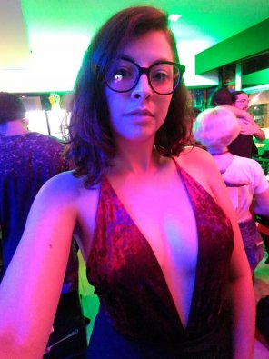foto amatoriale [F] I guess people liked my glasses at the party, everyone was staring at me