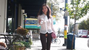 amateurfoto Stepping out for coffee