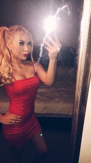 photo amateur Red Dress