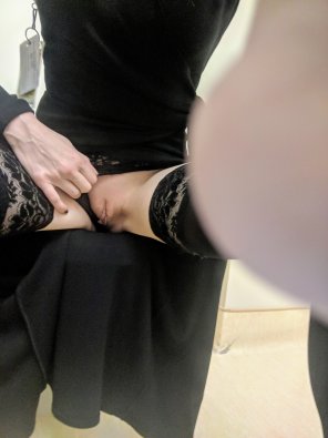 amateur photo [F]lashing - You never know what's under a Lady's desk