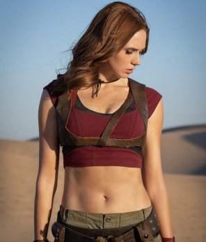 foto amateur Karen Gillan wearing this iconic outfit again for the new Jumanji