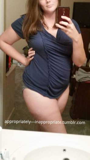 foto amatoriale Love her selfies so thick and curvy