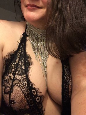 photo amateur Lace and rhinestones