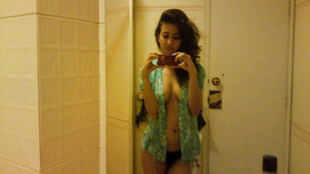 amateur photo 9271826-976-1000-1-nude