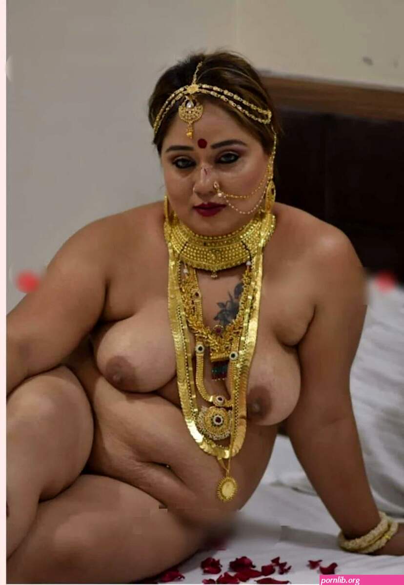 amateur photo 14214852-desi-milf-nude-model-2