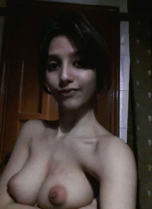 foto amatoriale pretty-indian-teen-nude-1