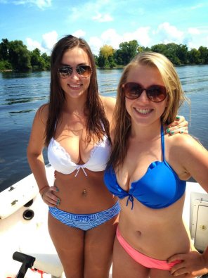 amateur pic Mismatched Ladies on the Lake