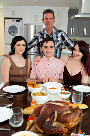 photo amateur did_you_get_your_stepsister_pregnant_on_thanksgiving_003
