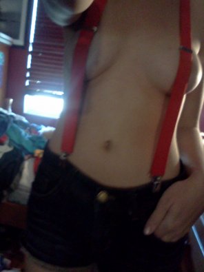 foto amatoriale Suspenders