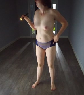 foto amadora Lost power right be[f]ore bedtime, had to go out and investigate