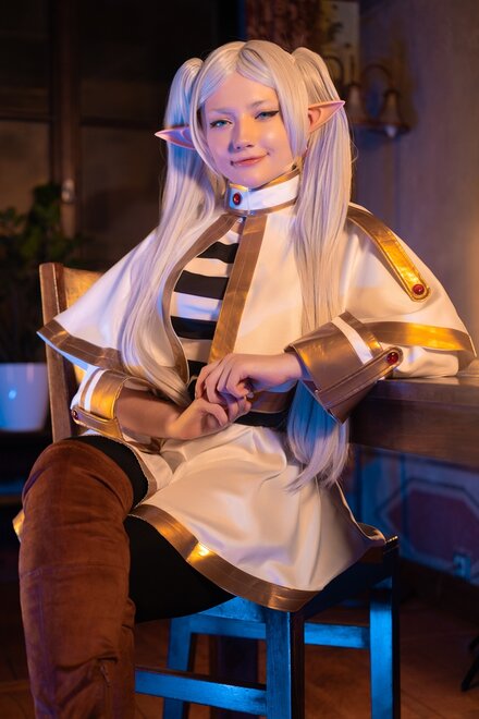 CarryKey-Frieren-two