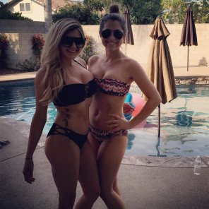 amateur pic Two beautiful sisters