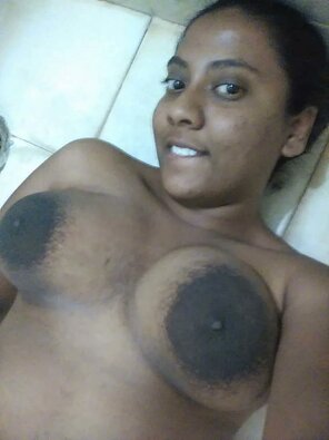 photo amateur Srilankan big boob teen girl