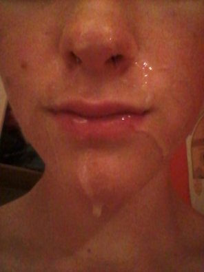 amateurfoto Took a huge load right to the face!